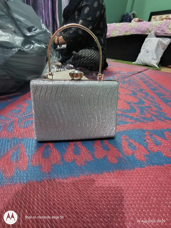 Silver_Glitter_Structured_Handbag_for_Women