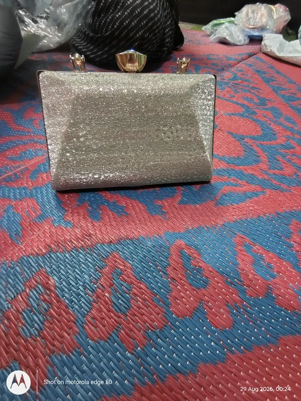 Silver_Glitter_Structured_Clutch_Bag_for_Women