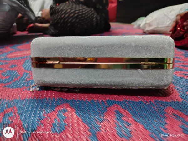 Silver_Embellished_Clutch_Bag_for_Women