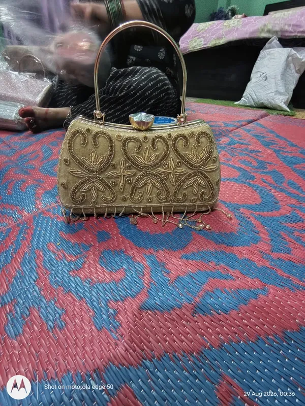 Gold_Embroidered_Handbag_for_Women