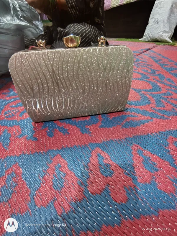 Silver_Glitter_Structured_Clutch_Bag_for_Women