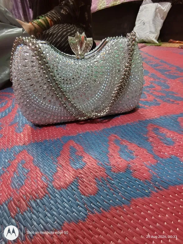 Silver_Embellished_Clutch_Bag_for_Women