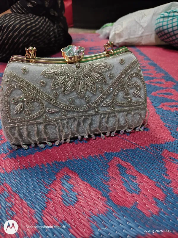 Silver_Embellished_Clutch_Bag_for_Women