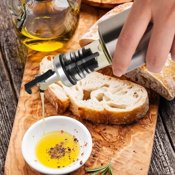 Silver_Stainless_Steel_Oil_Dispenser_Bottle