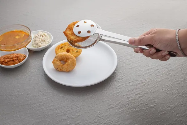 Silver_Stainless_Steel_Serving_Tong_And_Oil_Skimmer_Fryer_Spoon_Set