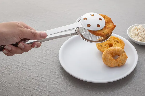 Silver_Stainless_Steel_Serving_Tong_And_Oil_Skimmer_Fryer_Spoon_Set