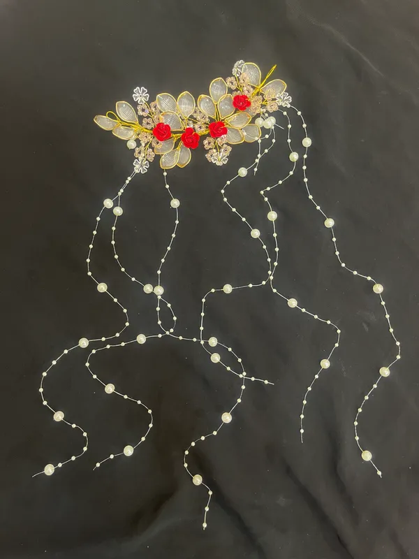 Gold_Metal_Floral_Wirework_Festive_Hair_Accessory_For_Women