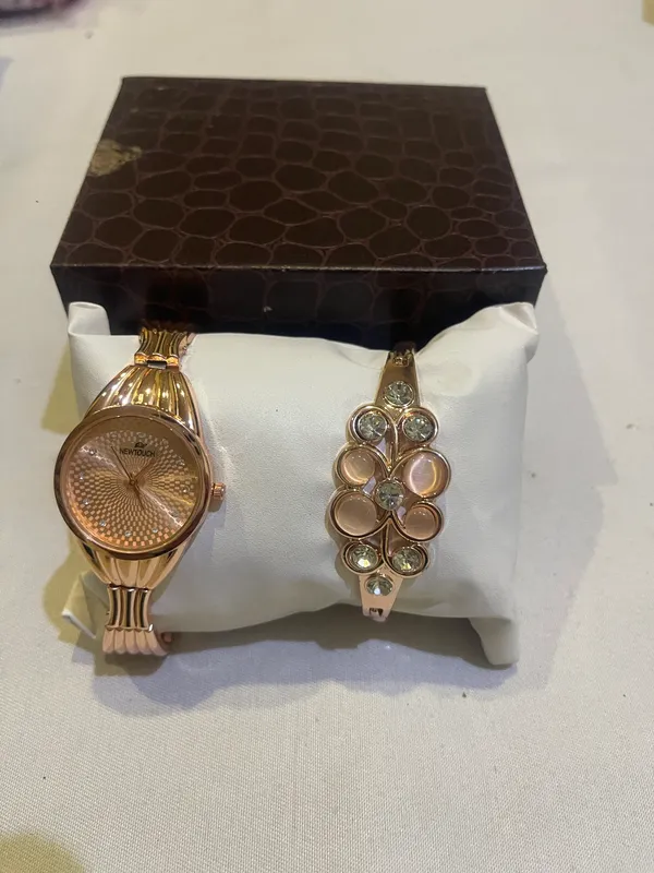 Rose_Gold_Stainless_Steel_Analog_Watch_And_Floral_Bracelet_Set_For_Women