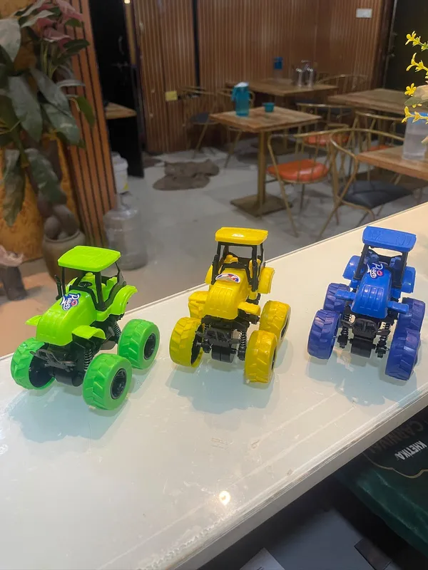 Multicolour_Mini_Toy_Tractor_Set_Of_3