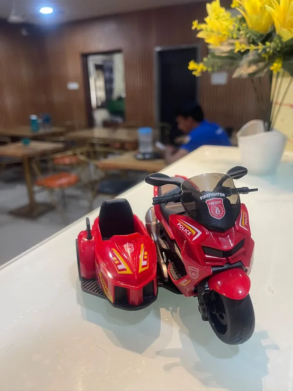 Red_Police_Firefighter_Ride-On_Motorcycle_With_Sidecar