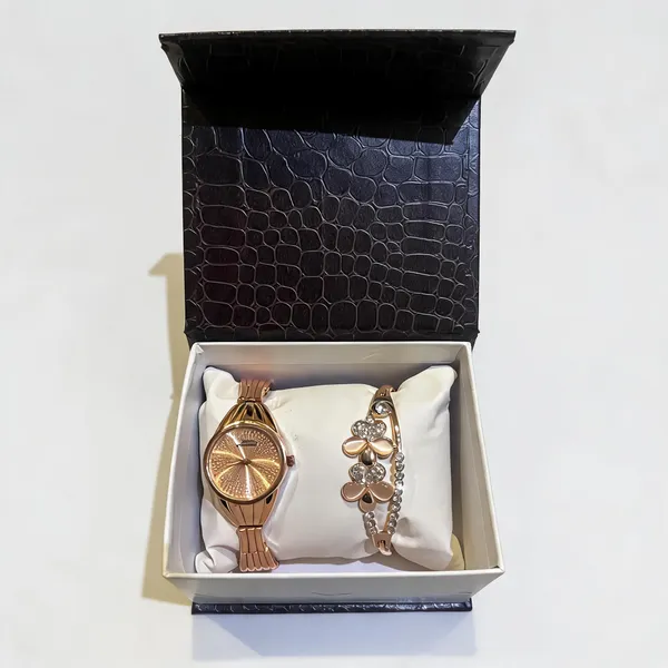 Rose_Gold_Stainless_Steel_Floral_Charm_Watch_And_Bracelet_Set_For_Women
