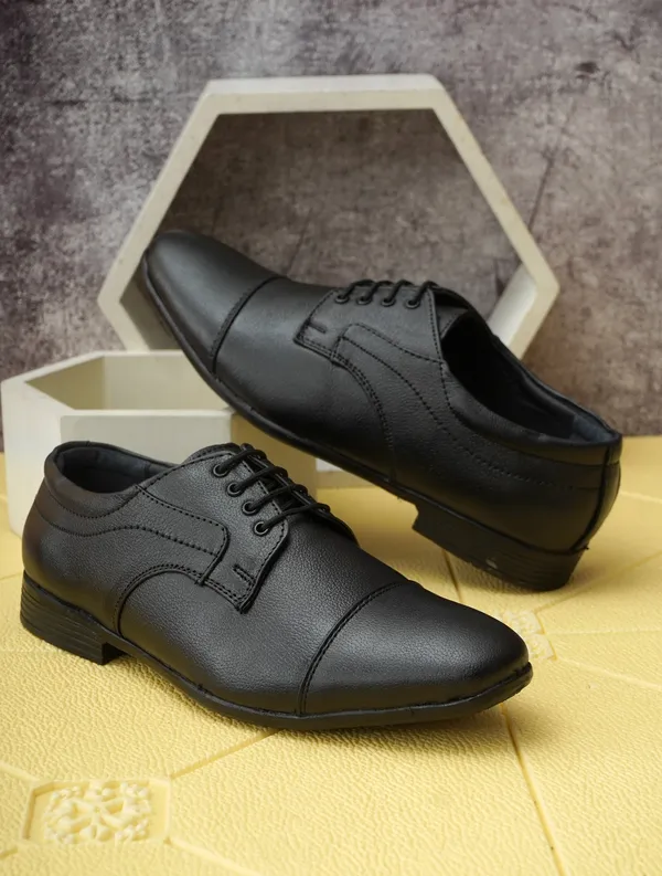 Black_Cap_Toe_Derby_Lace_Up_With_Pebble_Grain_Leather