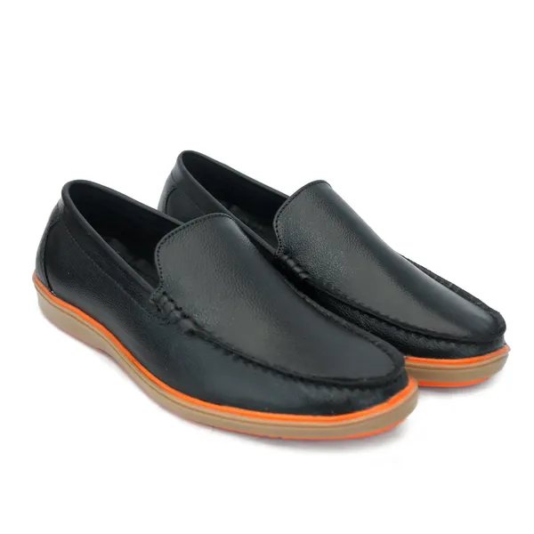 Classic_Black_Leather_Slip_On_Loafers_With_Contrast_Orange_Sole