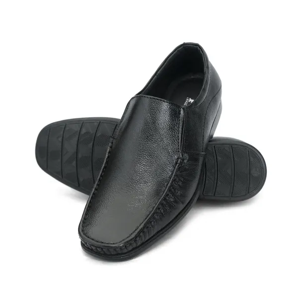Black_Formal_Slip_On_With_Moccasin_Stitching_And_Ribbed_Sole