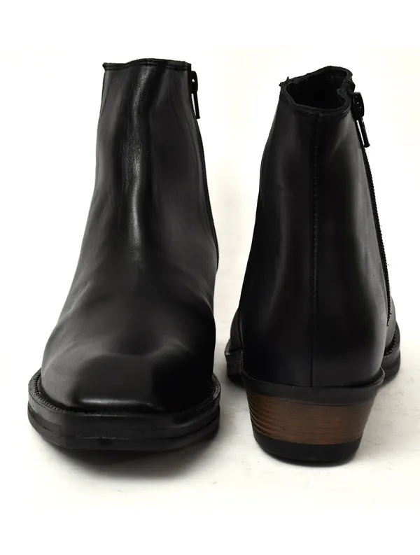 Pono_Classic_Black_Leather_Ankle_Boots