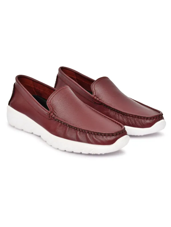 Feather_Light_Cherry_Slip_On_Loafers_For_Men