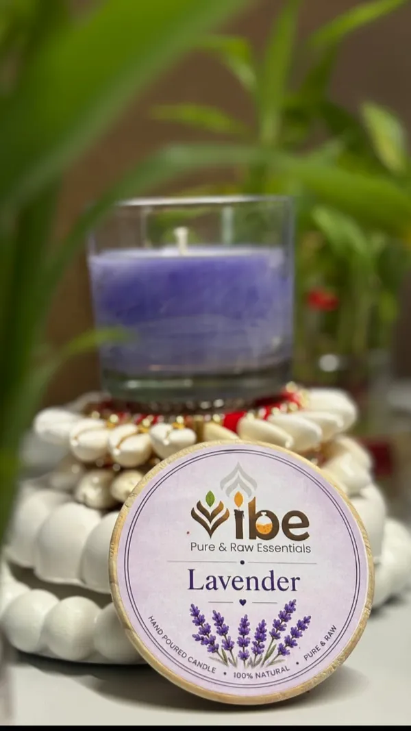 Hand_Poured_Lavender_Floral_Scented_Candle