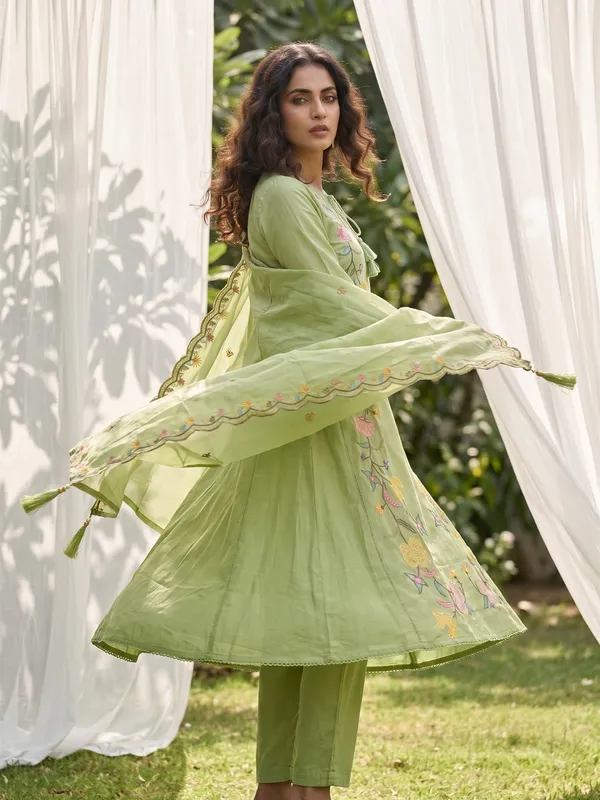 Green_Embroidered_Kurta_Set_for_Women