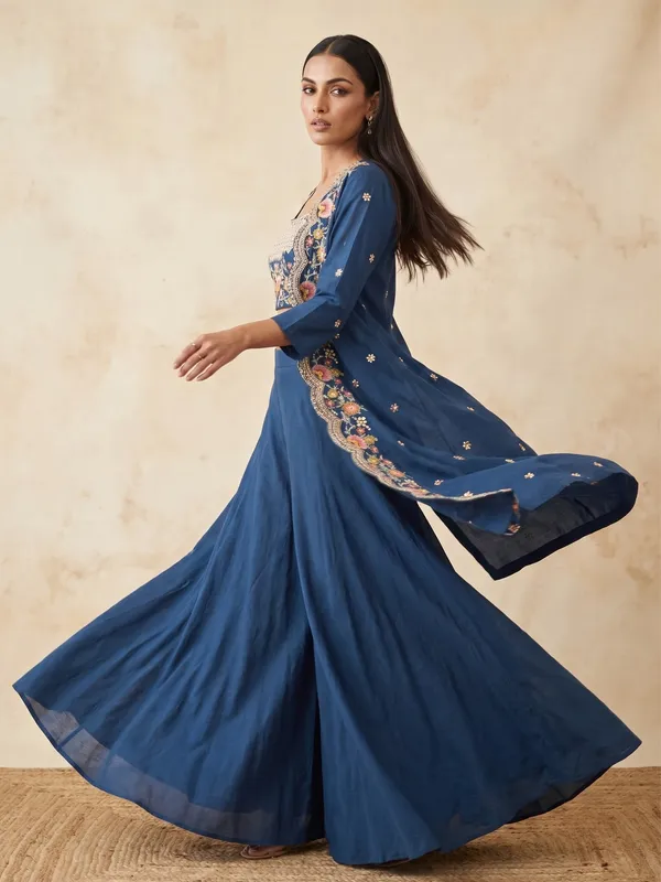 Blue_Embroidered_Ethnic_Set_for_Women