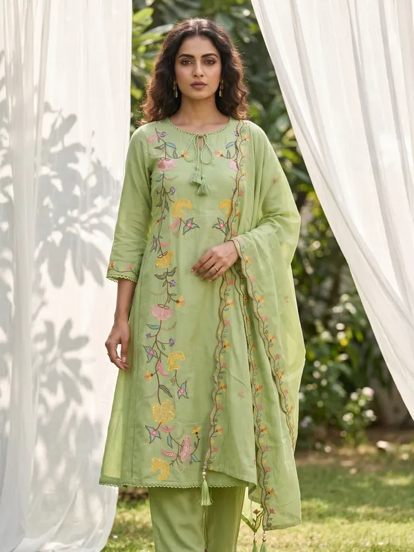 Green_Embroidered_Kurta_Set_for_Women