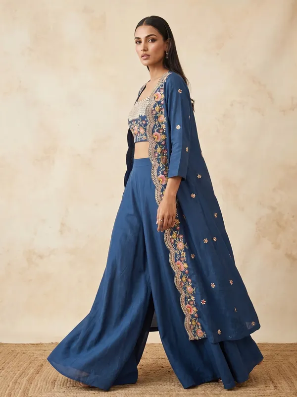 Blue_Embroidered_Ethnic_Set_for_Women