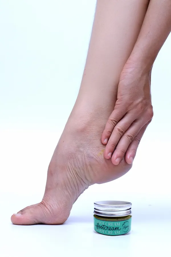 Ayana_Herbal_Foot_Cream_With_Aloe_Vera_&_Urea