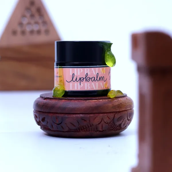 Ayana_Saffron_&_Shea_Butter_Nourishing_Lip_Balm