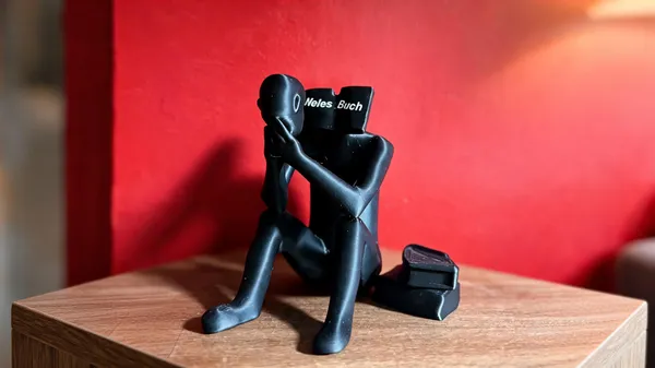 Black_Seated_Figure_Decorative_Sculpture