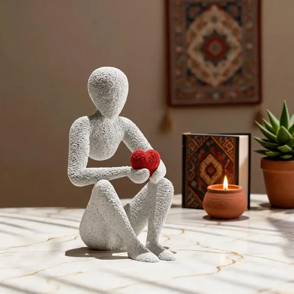 Abstract_Heart_Holding_Figurine