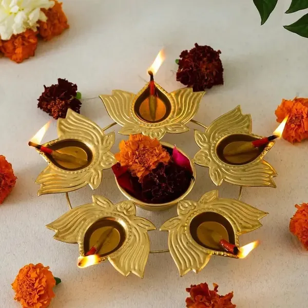 Lotus_Metal_5_Diya_Urli