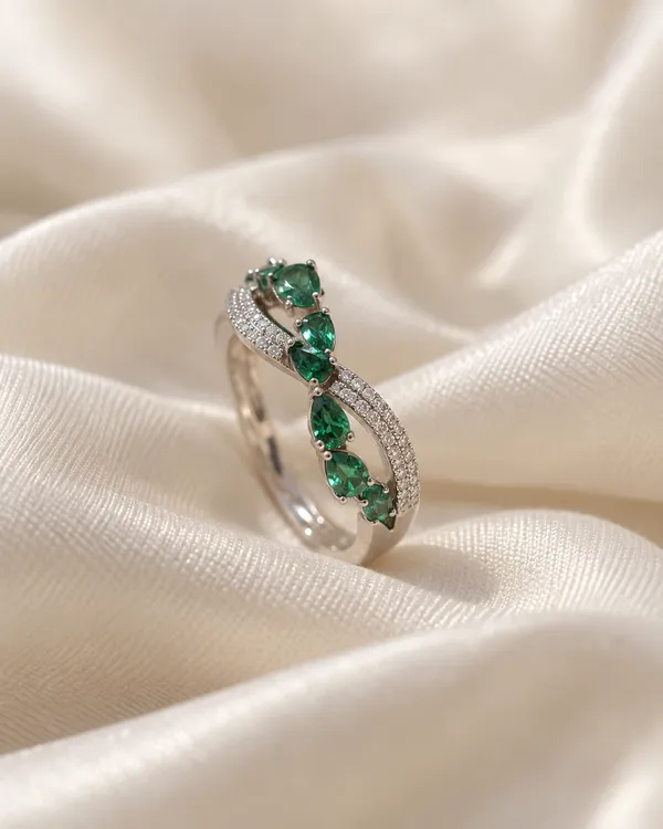 Green_Emerald_Sterling_Silver_Ring_For_Women