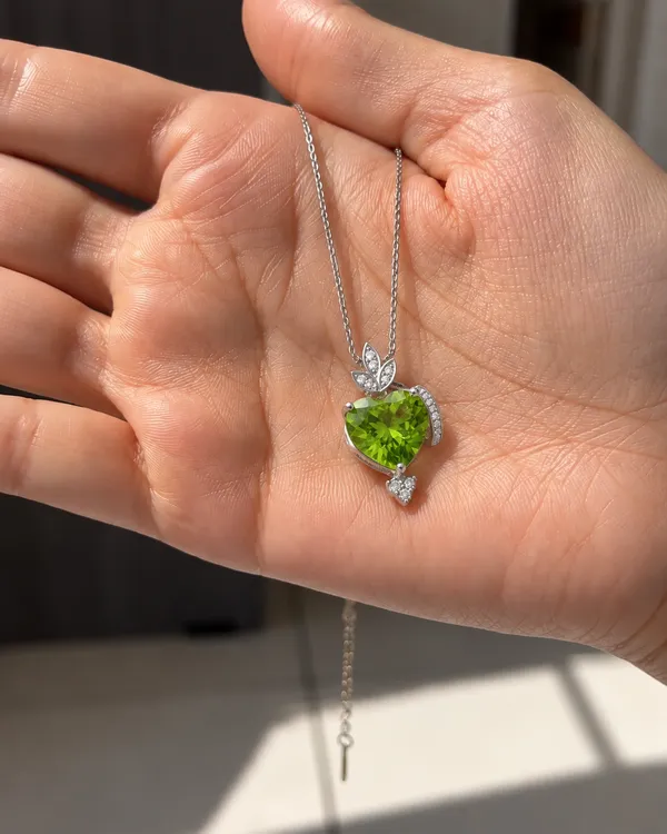 Peridot_Green_Heart_Sterling_Silver_Necklace_For_Women