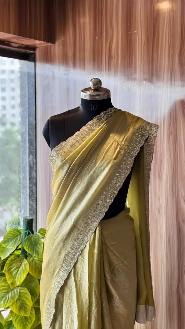 Yellow_Lace_Border_Saree_For_Women