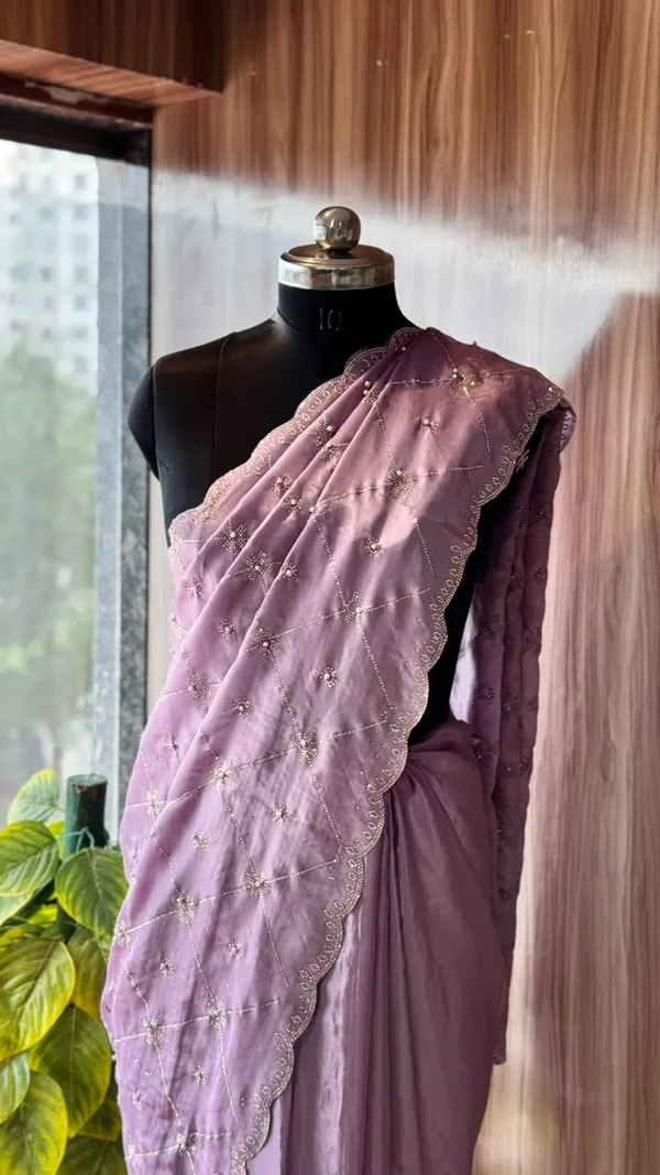 Lavender_Floral_Embroidered_Saree_For_Women