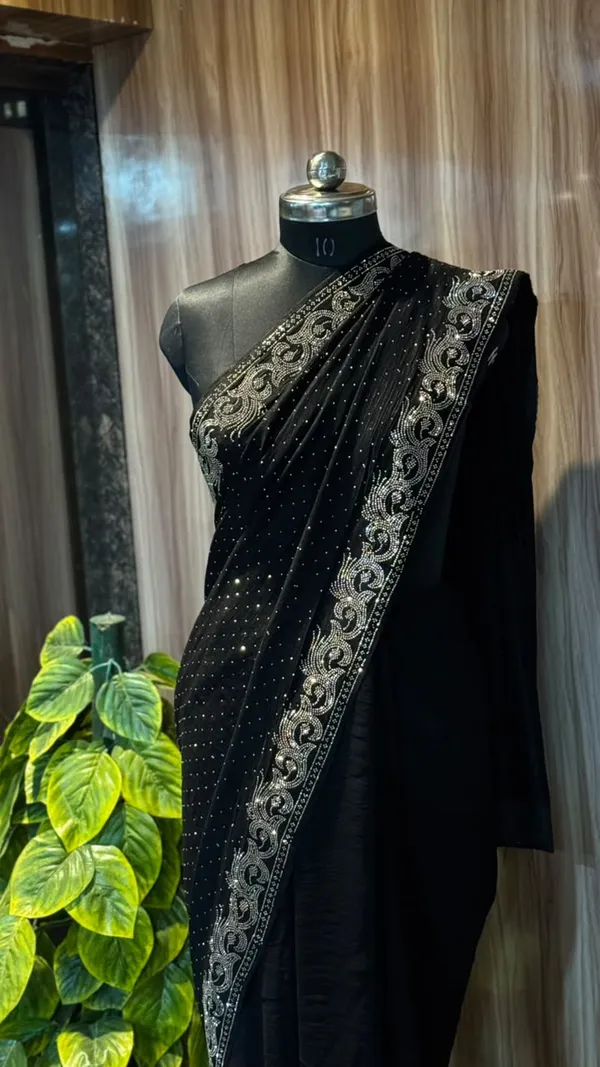 Black_Embellished_Paisley_Border_Saree_For_Women
