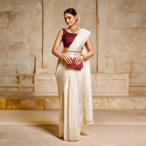 Cream_Woven_Geometric_Tassel_Saree_For_Women