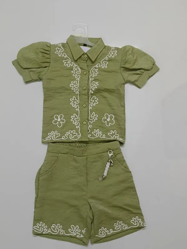 Green_Embroidered_Shirt_And_Shorts_Set_for_Girls