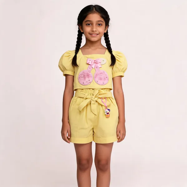 Yellow_Cotton_Puff_Sleeve_Top_And_Shorts_Set_For_Girls