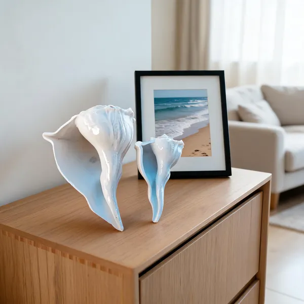Blue_White_Conch_Shell_Decorative_Pair_Dakhinbarti_sankha