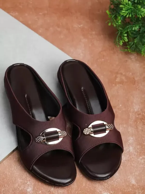 Brown_Textured_Wedge_Sandals