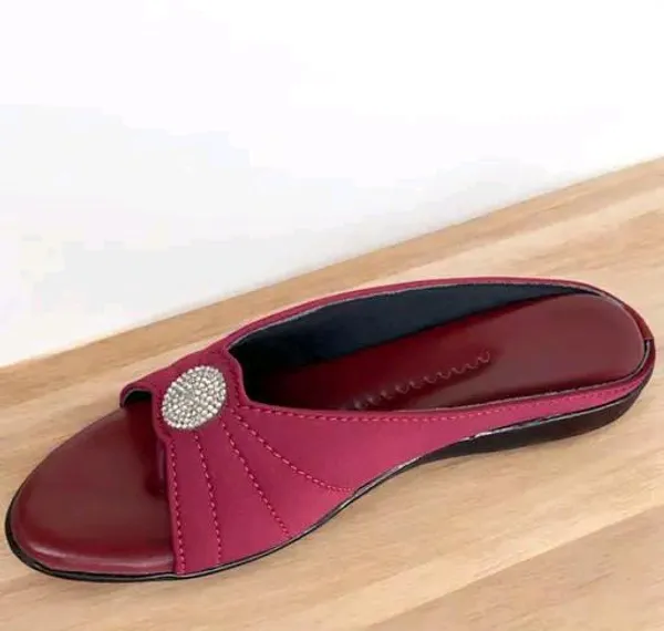 Maroon_Embellished_Flat_Sandals