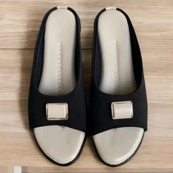 Black_Flat_Slip-On_Mules