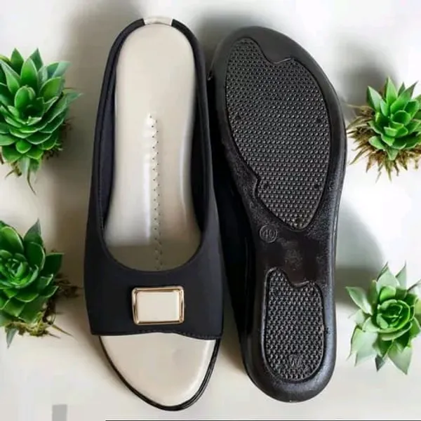Black_Flat_Slip-On_Mules