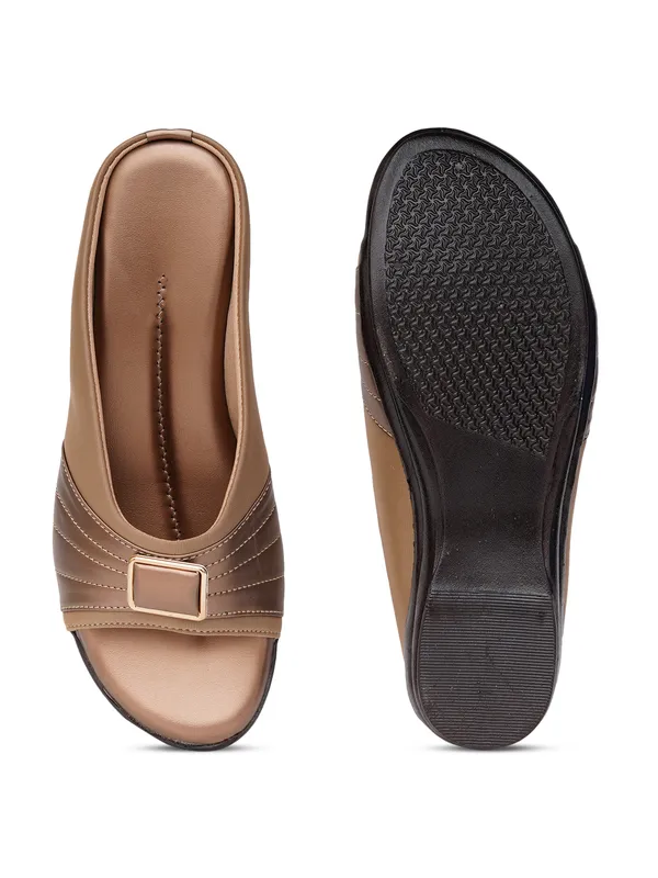 Brown_Slip-On_Flat_Sandals