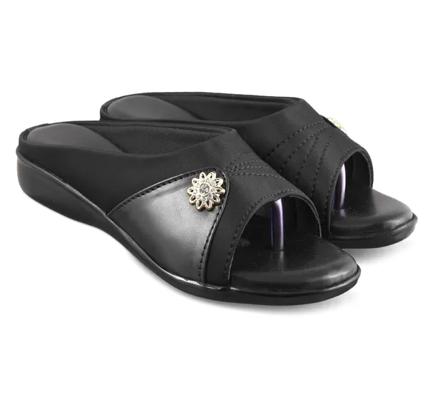 Black_Slip-On_Flat_Sandals