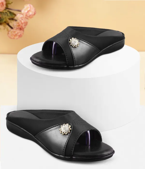 Black_Slip-On_Flat_Sandals