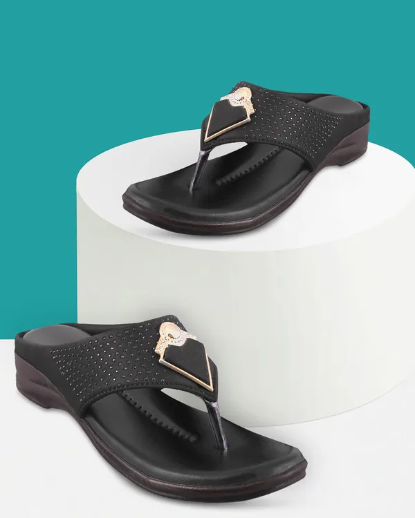 Black_Flat_Toe_Post_Sandals