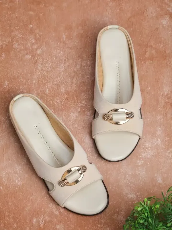 Cream_Slip-On_Open_Toe_Sandals