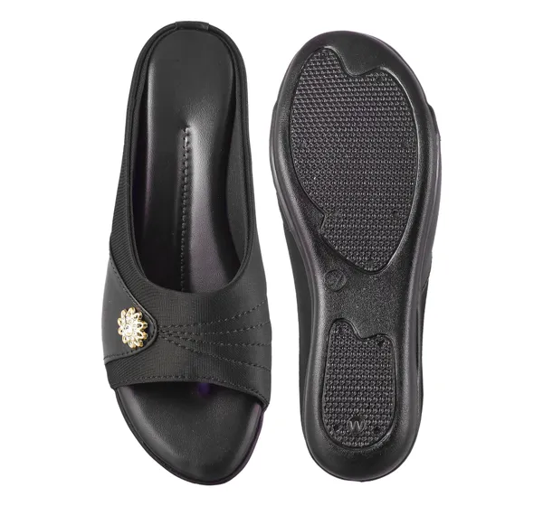 Black_Slip-On_Flat_Sandals