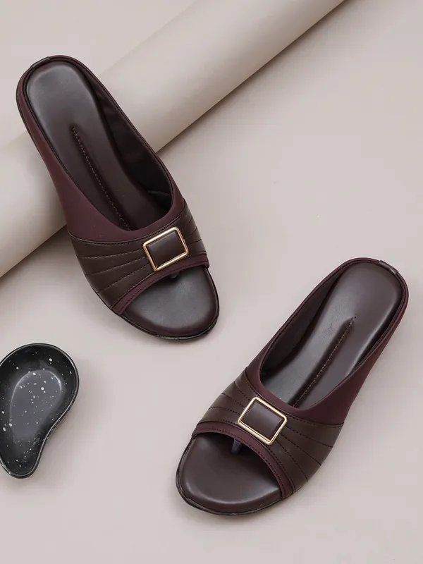 Maroon_Synthetic_Slip-On_Sandals